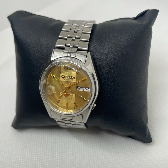Men’s Gold Citizen Automatic 21 Jewel Watch - Picture 5 of 6
